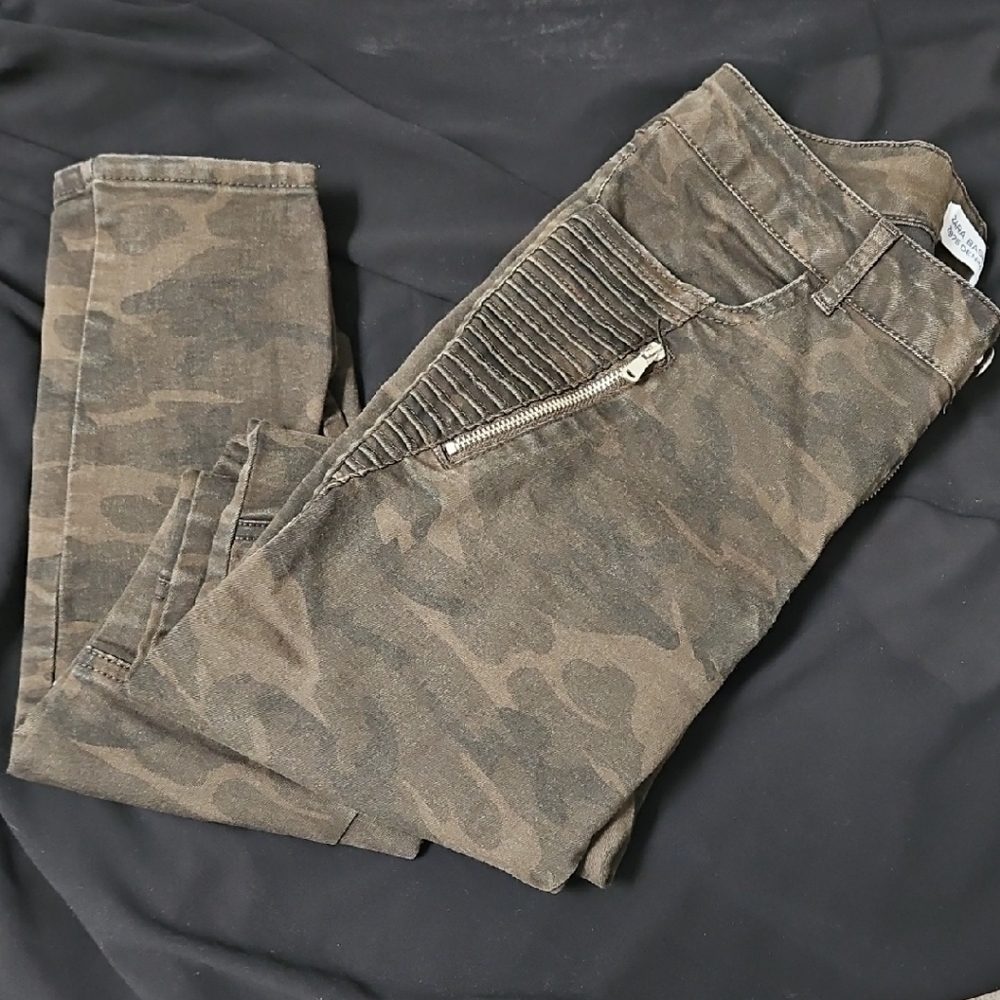 ZARA Camouflage Skinny Jeans with Zipper Detail